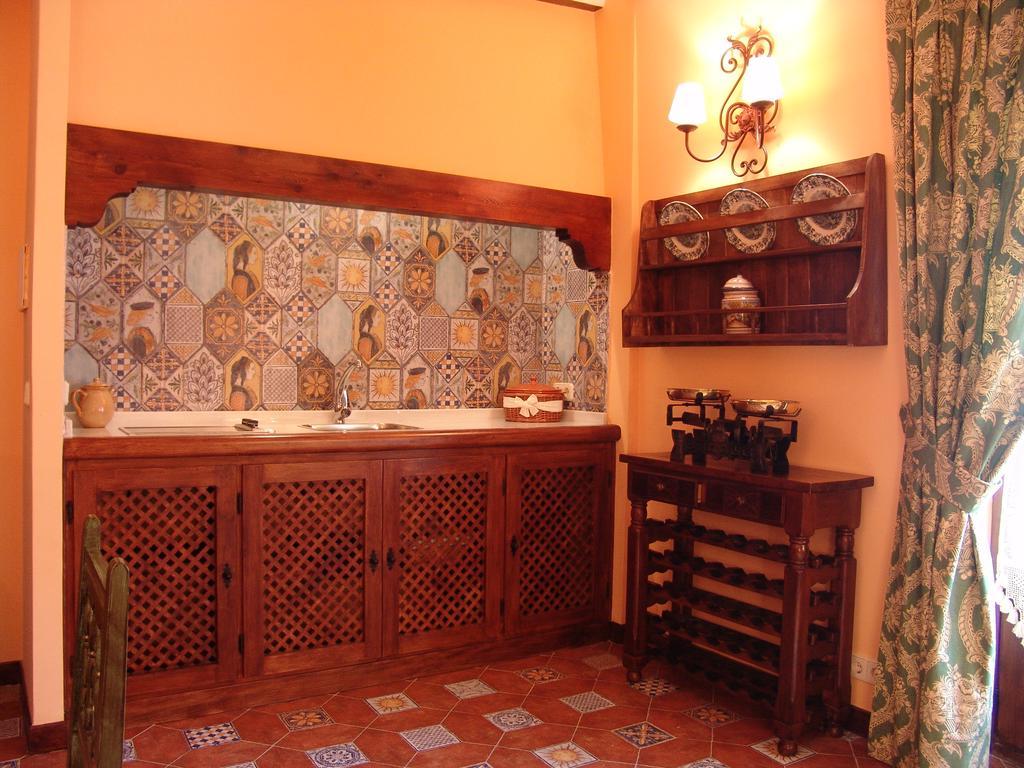 Apartamentos La Columna Chinchón Екстериор снимка