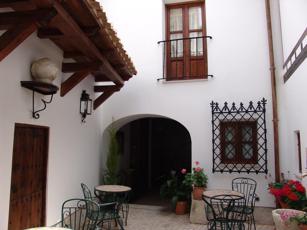 Apartamentos La Columna Chinchón Екстериор снимка