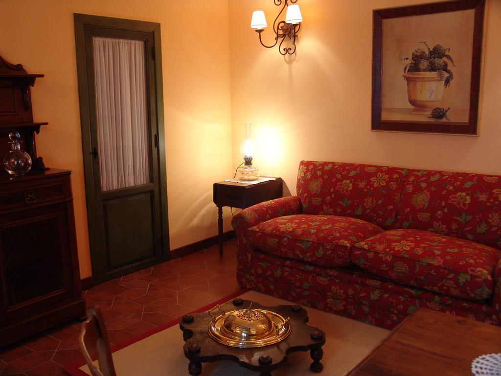 Apartamentos La Columna Chinchón Екстериор снимка