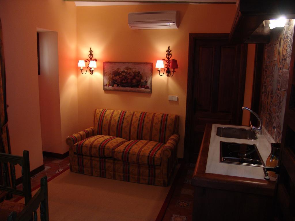 Apartamentos La Columna Chinchón Екстериор снимка