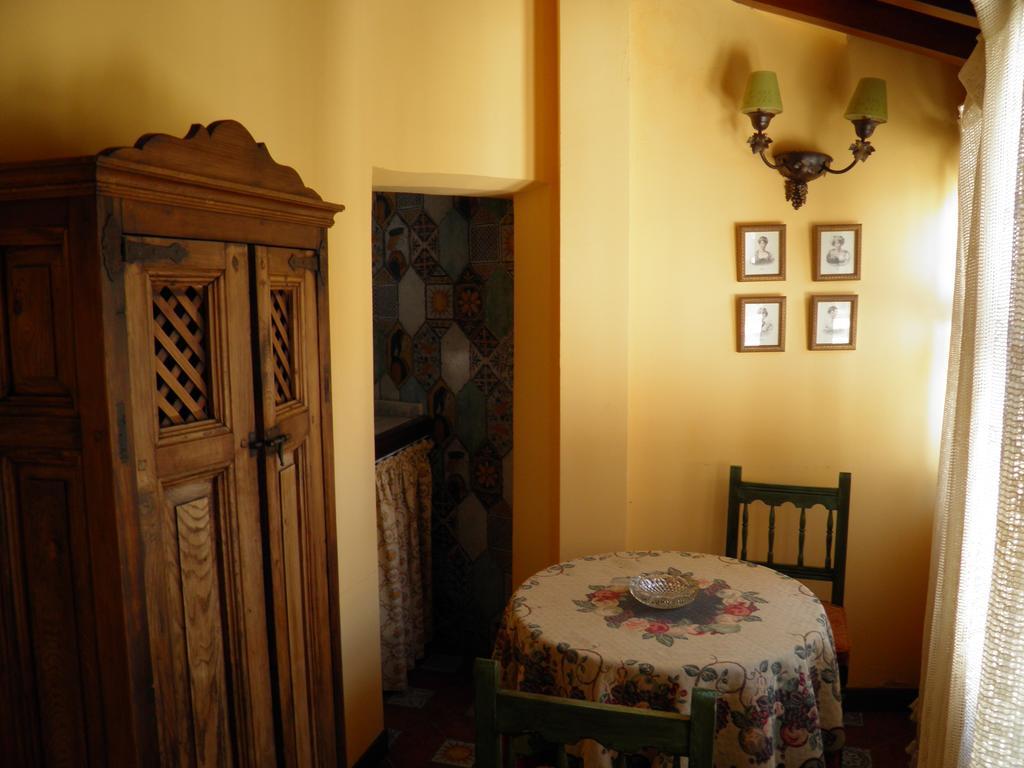 Apartamentos La Columna Chinchón Екстериор снимка